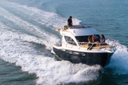 Charter Motorboat Sessa Marine Ocean Dorado 32 Cascais