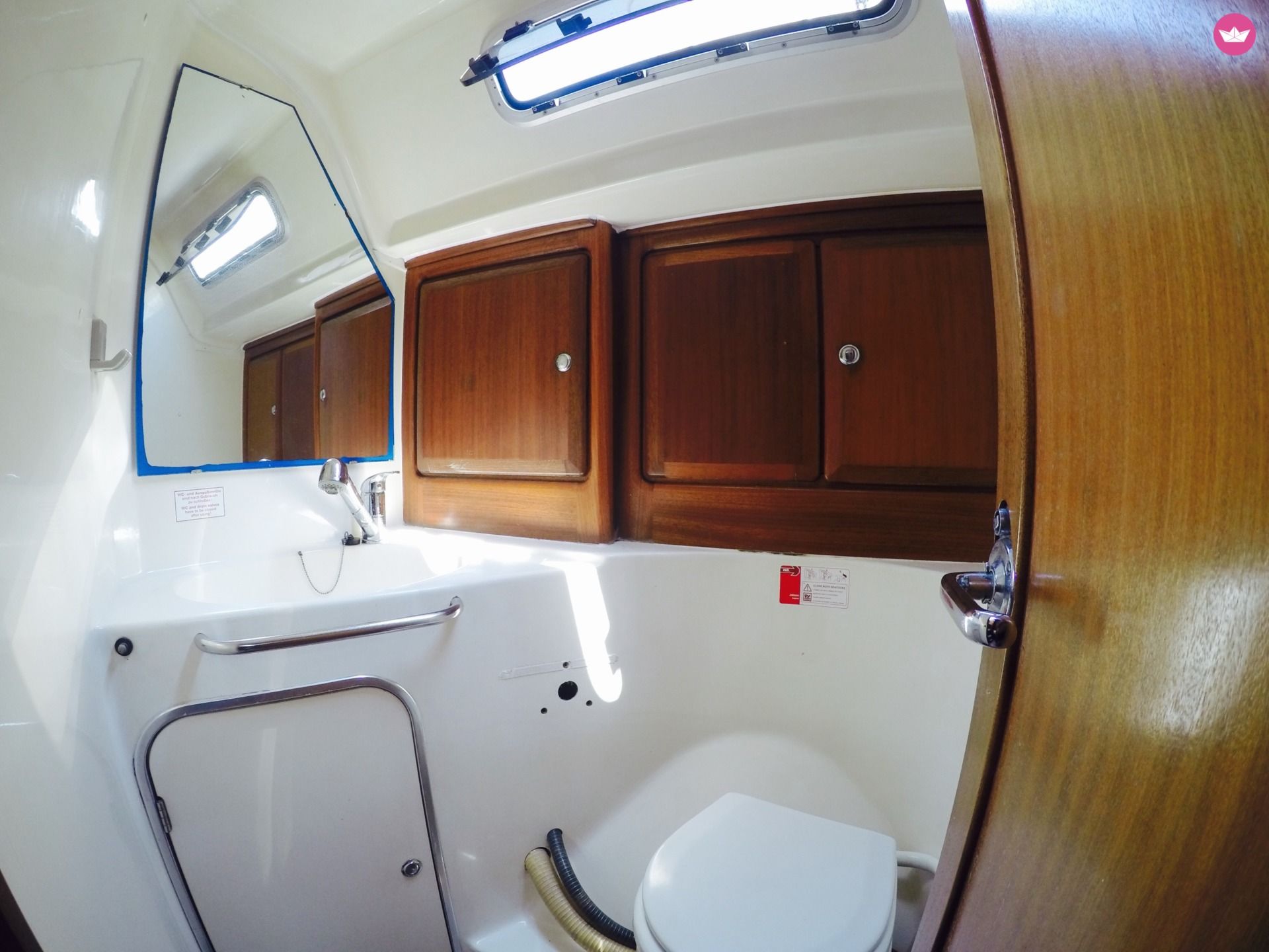 Sailboat Bavaria 42 Cruiser for hire