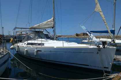 Charter Sailboat BENETEAU OCEANIS 37 Chania