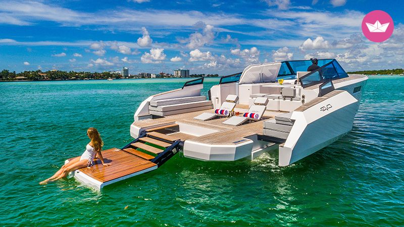 Bateau à moteur Evo R4 850cv