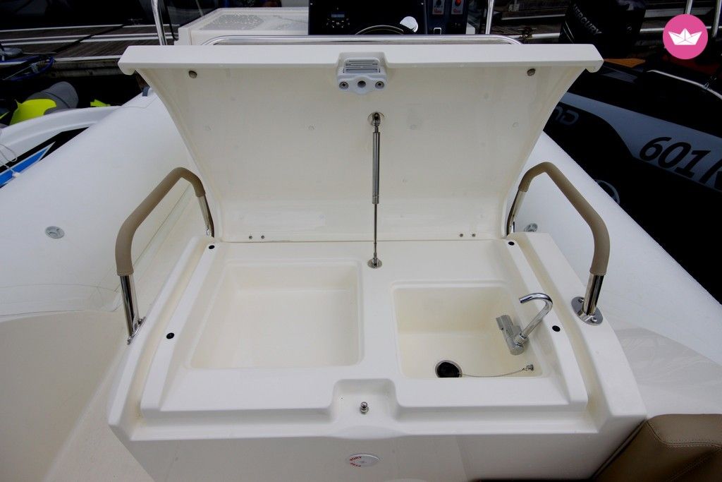 Capelli Tempest 800 Sun + Suzuki in Sukošan for hire