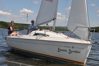 Charter Sailboat Jeanneau Sun Fast 20 Harcy