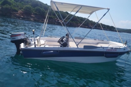 Hire Boat without licence  Compass 440 Milina