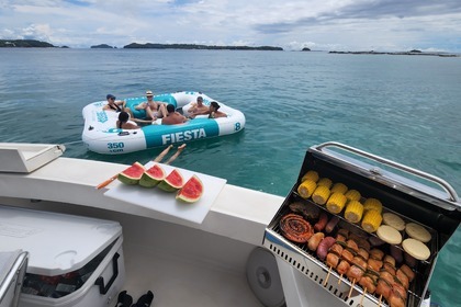 Full Day Taboga Island and Fishing Onboard a Private Yacht