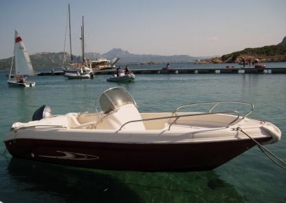 Charter Motorboat Ranieri 5.2 Mt Arzachena