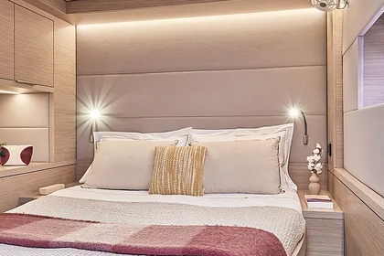 Aegade 55 (Lagoon 55)