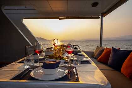 2024 model luxury motor yacht trawler with a capacity of 6 people