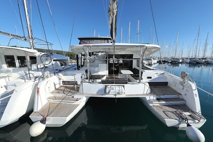 Charter Catamaran  Lagoon 42  Sukošan