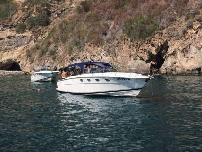 Charter Motorboat Tornado Flush Deck Capri