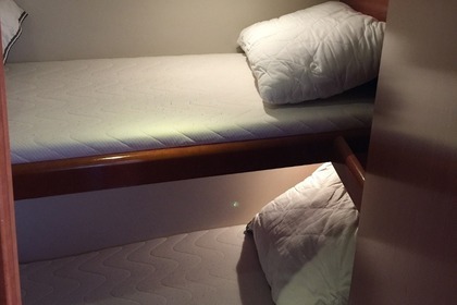 Whisper - Beneteau Oceanis 43