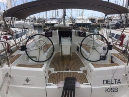 Charter Sailboat Jeanneau 389 Split