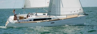 Charter Sailboat Beneteau Oceanis 37 Athens