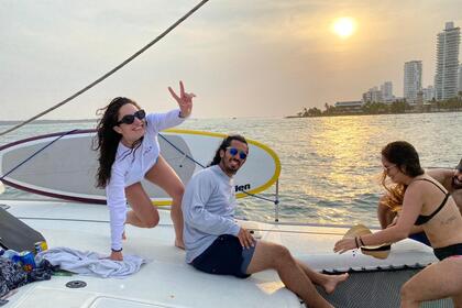Navega con confort. Alquila precioso catamarán en Cartagena de Indias