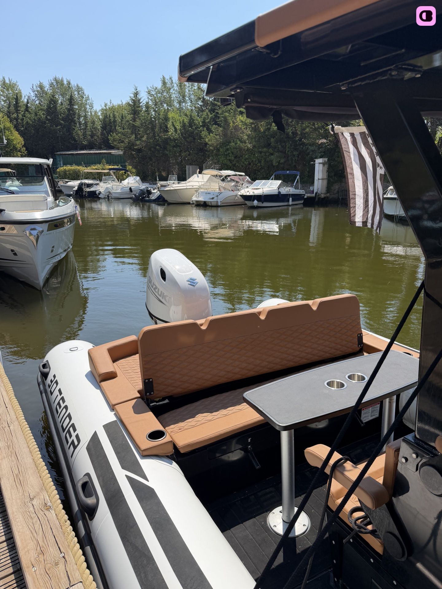 Bateau à moteur 3d Tender Odyssey 635 140cv 8