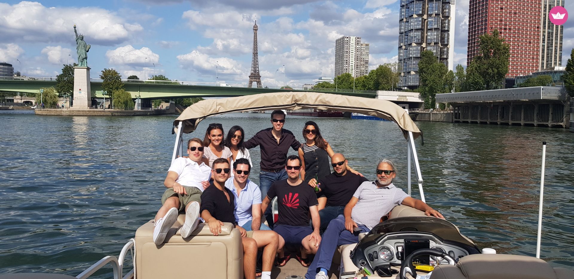 Bateau à moteur Sun Tracker Party Barge 24DLX 100cv 2