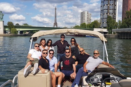 Hire Motorboat Sun Tracker Party Barge 24DLX Paris