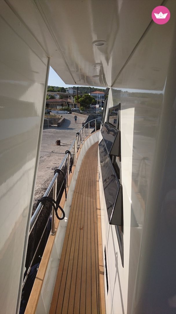 Wave Runner 50 in Athens for hire