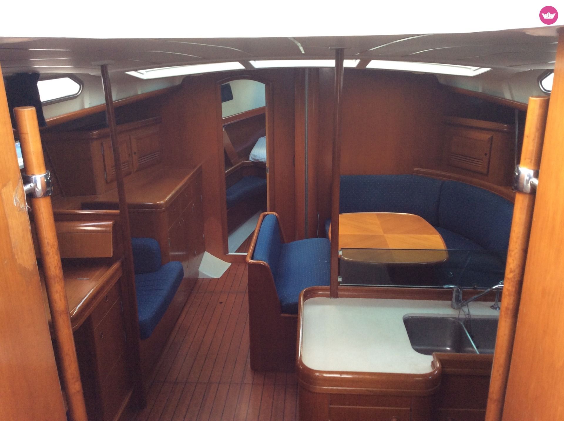 Hire Beneteau Oceanis 473