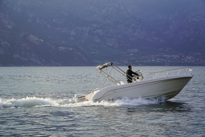 Verhuur Motorboot Saver 690 Open Malcesine