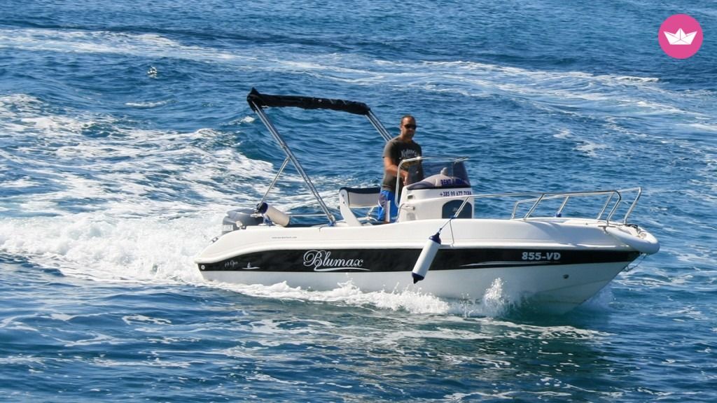 Motorboat Tancredi Nautica Bluemax 550 Open for hire