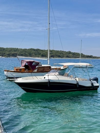 Motorboat Jeanneau Cap Camarat 7.55 Plan du bateau