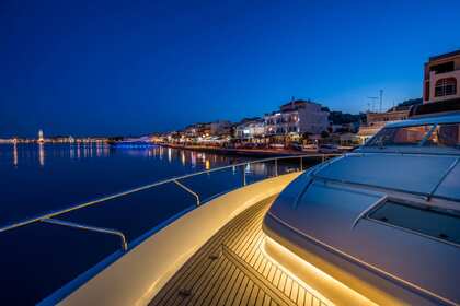 Ferretti 80 for day and weekly cruises