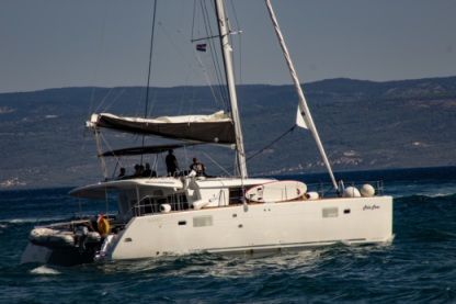 Charter Catamaran Beneteau Lagoon 450 F Slano