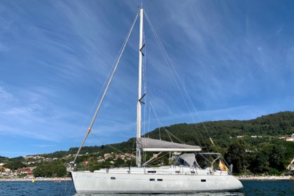 Hire Sailboat Beneteau Oceanis Clipper 411 Sanxenxo