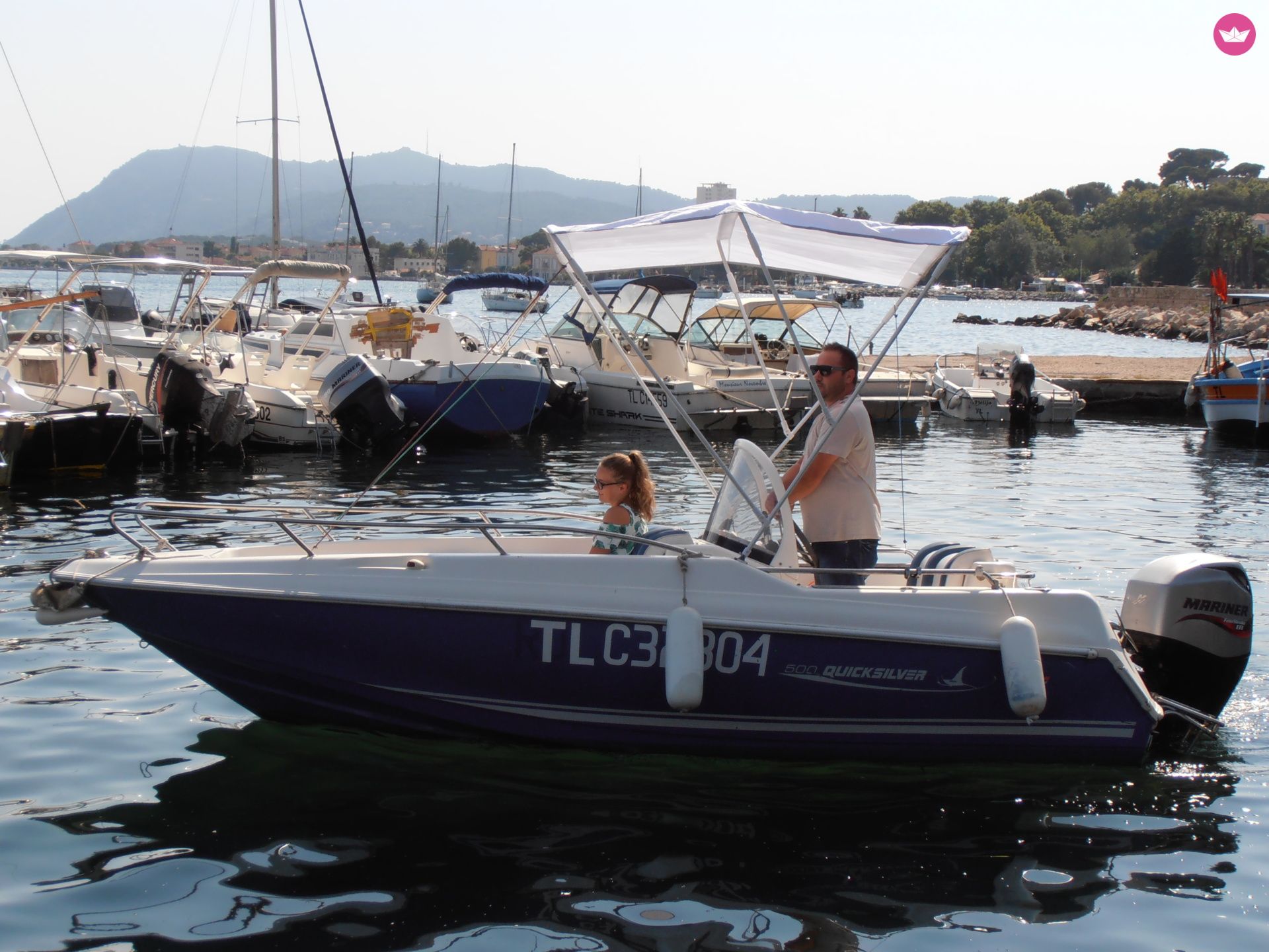 Motorboat Quicksilver Commander for rental