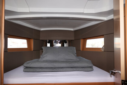 Enjoy the Croatian winds with Oceanis 38.1