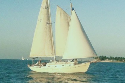 Hire Sailboat Lazy jack schooner 32 Key West