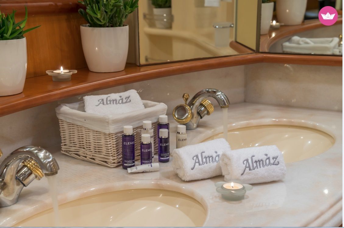 Motorboat Azimut 68 Evo  