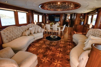 Elite 33m Motor Yacht – Luxury Private Experience