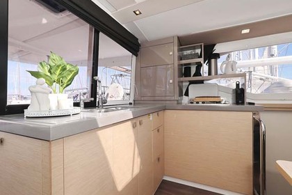 Noleggio Catamarano Fountaine Pajot Fountaine Pajot Lucia 40 Pola