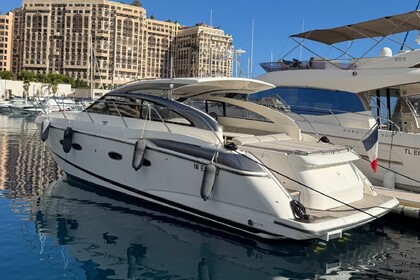 Location Bateau à moteur Princess V42 Villeneuve-Loubet