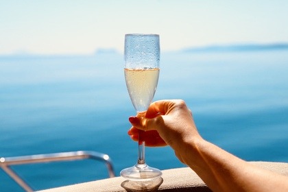 Alquilar catamarán de lujo en Barcelona