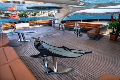 Mega Motor Yacht in Istanbul