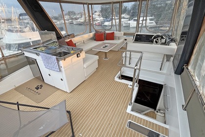Catamaran MOTEUR LEOPARD 43 PC