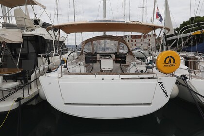 Charter Sailboat DUFOUR 412 GL Trogir