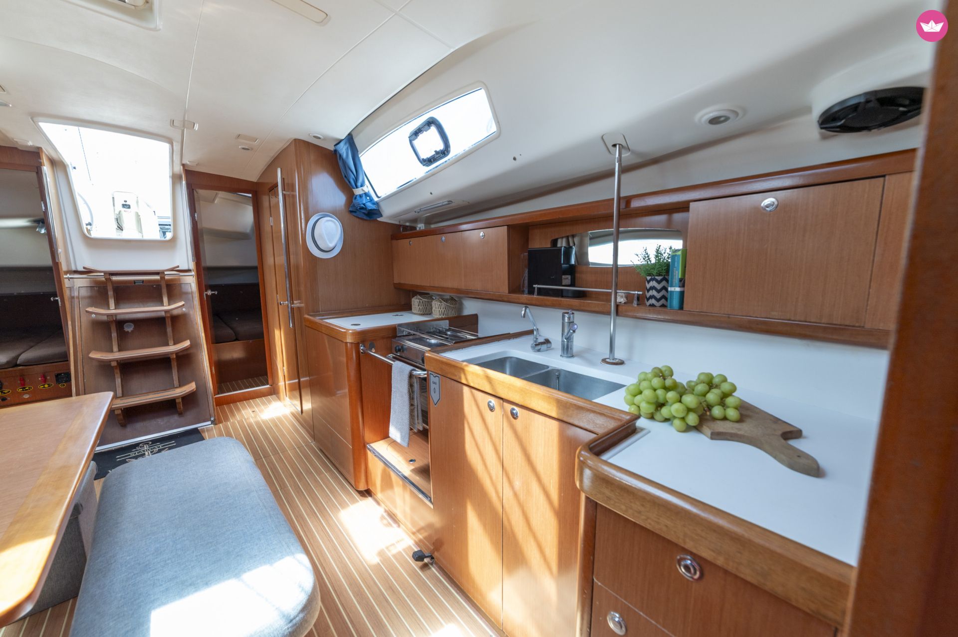 Rent Beneteau Oceanis 41.1