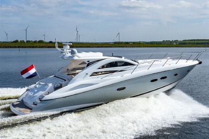 Verhuur Motorboot Sunseeker Portofino 53 Napels