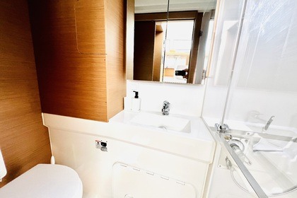 Charter Catamaran BENETEAU EXCESS 11 Dénia