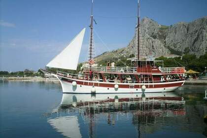 Hyra båt Motorbåt Custom Built Traditional Croatian Wooden Ship Omiš