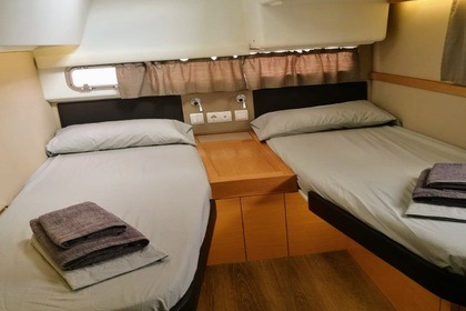 Catamarán "VITANBLUE" Helia 44.