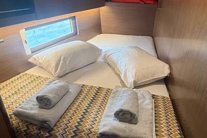 OCEANIS 46.1 (with A/C and GENERATOR)