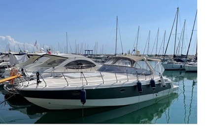 Hire Motorboat Mano Marine Mano 38.5 Salerno