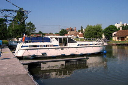 Charter Houseboat Premium Tarpon 49 QP Carnon