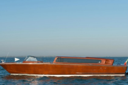 Hyra båt Motorbåt Barca di lusso in legno Deluxe Boat Venedig