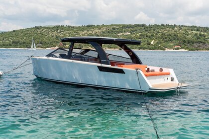 Hire Motorboat Custom Made Colnago 33 JG Croatia