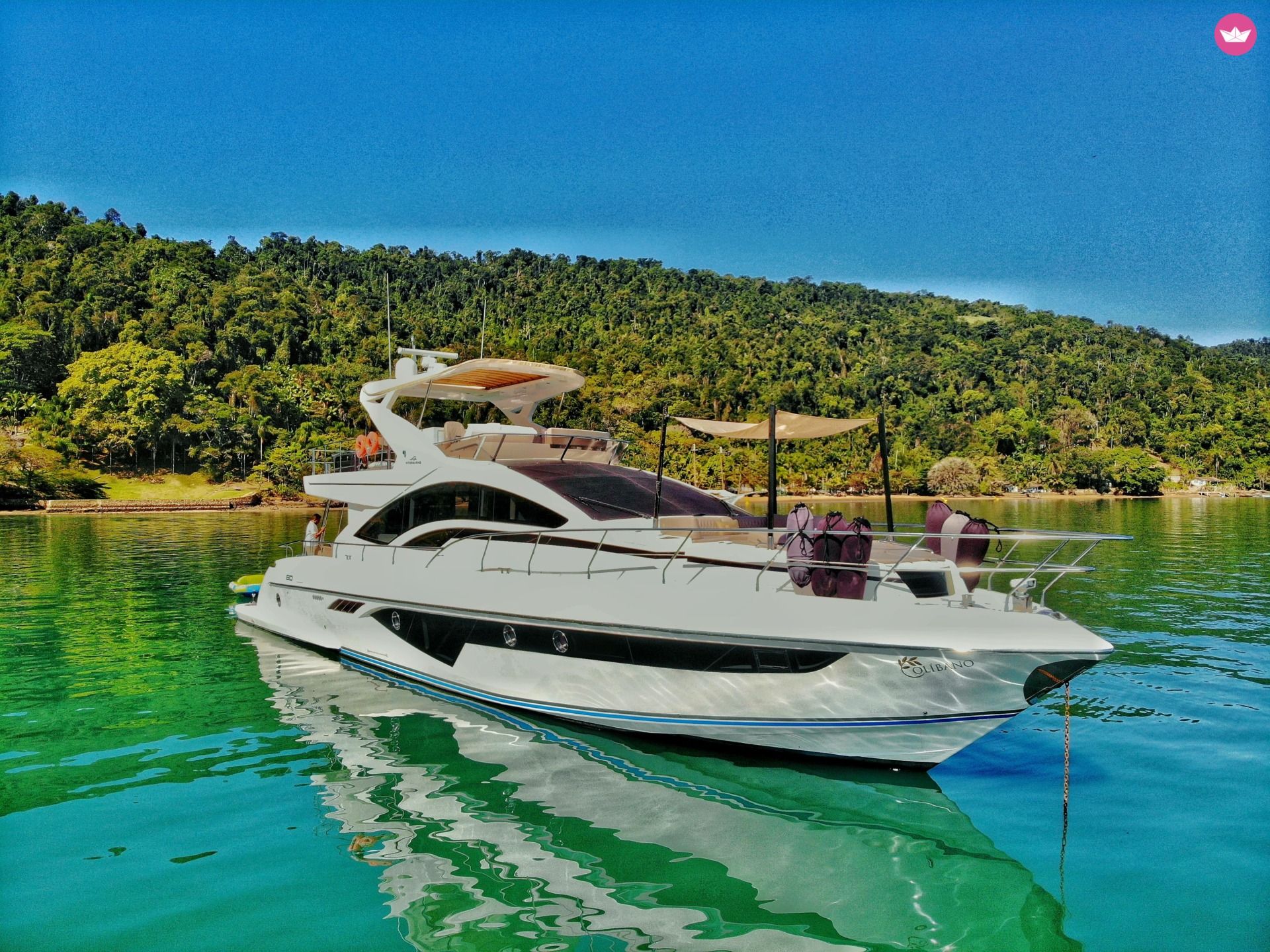 Yacht à moteur